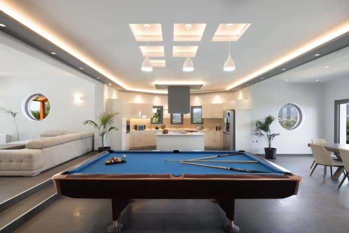 /site/public/images/gallery/pool-table